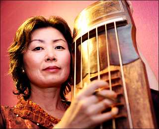 Jin Hi Kim photo by Shim Hyun-Chul